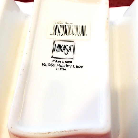 🎄Mikasa Holiday Lace Section Serving Dish🎄 - Picture 7 of 8